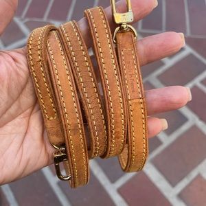 Louis Vuitton crossbody strap